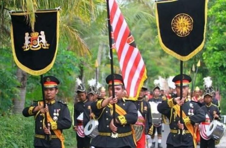 Warga Kabupaten Purworejo, Jawa Tengah, digegerkan oleh kemunculkan orang yang mengaku sebagai pemimpin Kerajaan Agung Sejagat alias KAS. [Facebook]