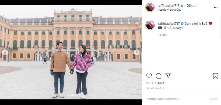 Raffi dan Gigi di Schonbrunn Palace. (instagram.com/raffinagita1717)