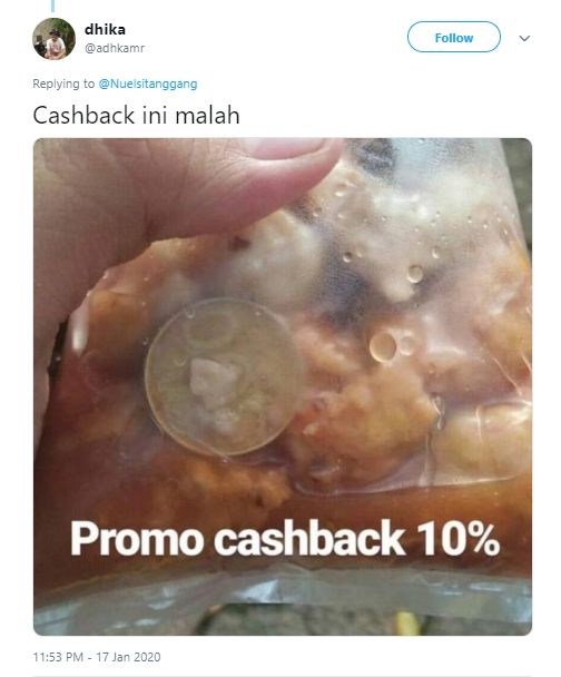 Kuliner Topping Benda Aneh. (twitter.com/adhkamr)