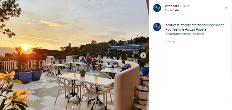 Restoran Rooftop Romantis di Bandung. (instagram.com/oroficafe)