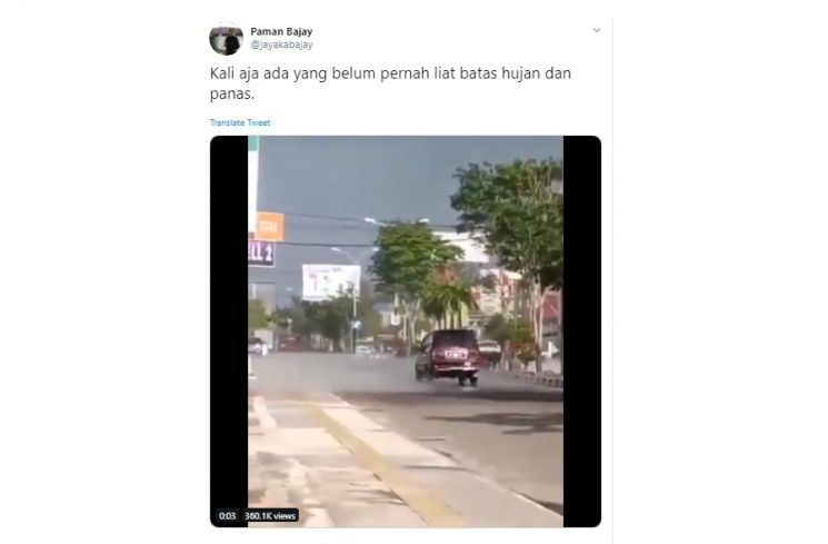 Perbatasan hujan dan panas. (Twitter/@jayakabajay)