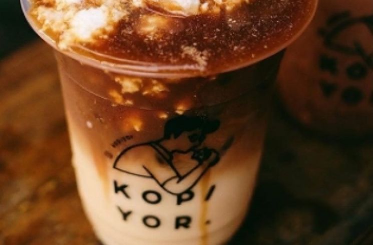 Menu signature di coffee shop Kopi Yor. (Instagram/@kopiyor)