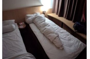Penampakan Pocong Saat Check out Hotel (twitter.com/tamskick)