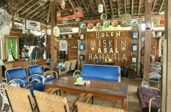 Kafe 80's Bocor Alus. (Guideku/Arendya)