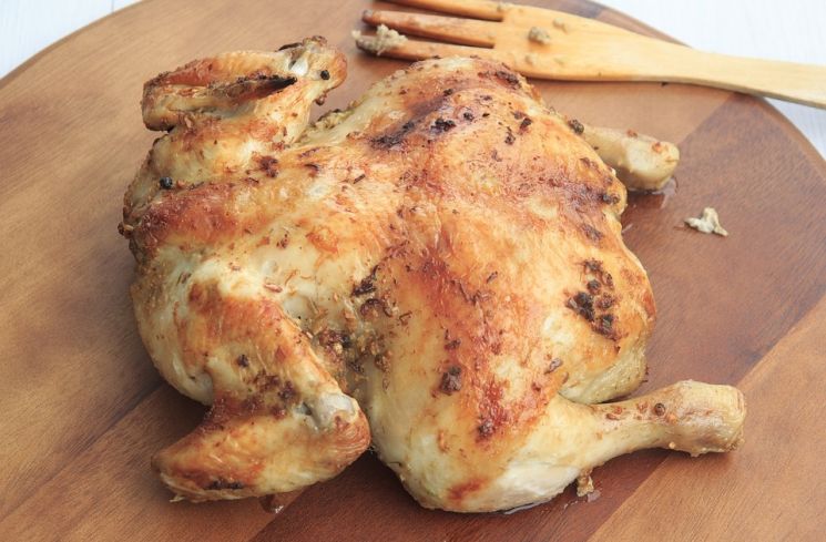Ilustrasi ayam panggang. (Pixabay/Wow_Pho)