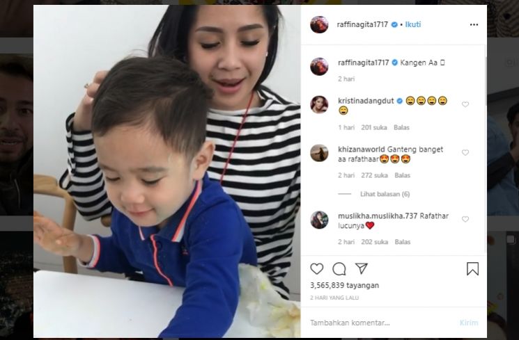 Rafathar bedakan pakai gula. (Instagram/@raffinagita1717)