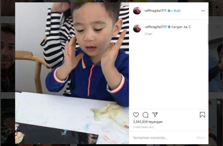 Rafathar bedakan pakai gula. (Instagram/@raffinagita1717)