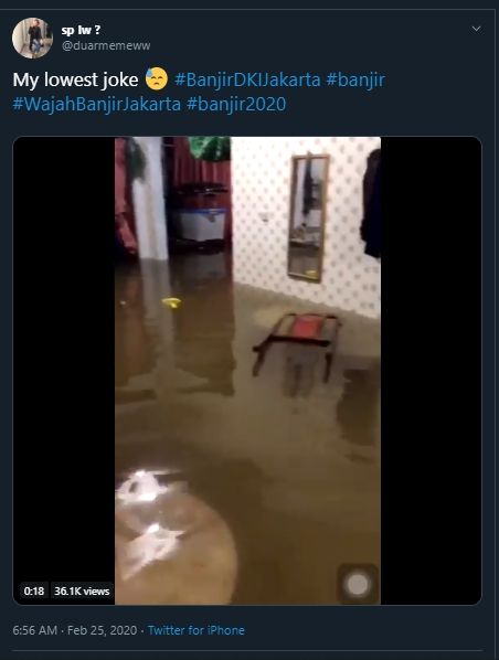  Sedih Tapi Ngakak, Netizen Ini Sebut Banjir Jakarta Mirip Lautan Thai Tea. (Twitter/@duarmemeww)