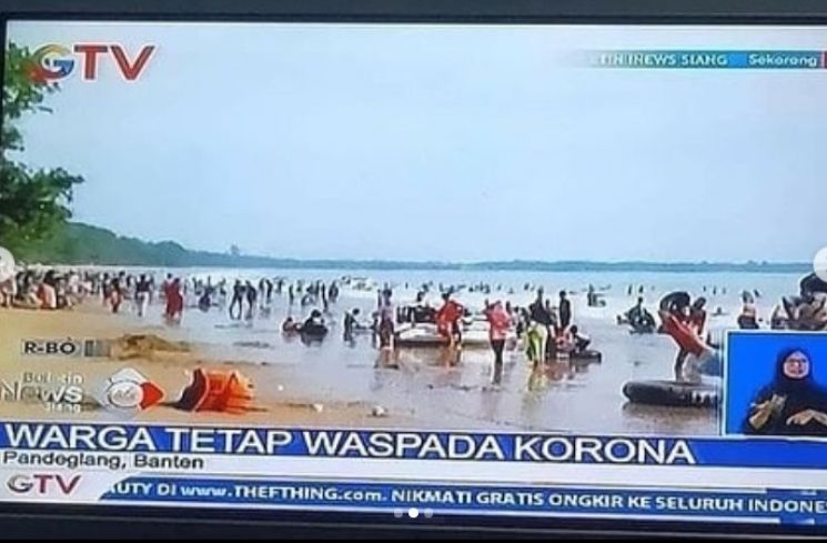 Kegiatan warga di pantai Banten. (Instagram/awreceh.id)