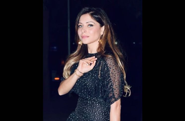 Kanika Kapoor (instagram.com/kanik4kapoor)