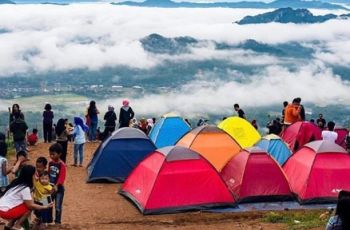 Puncak Lolai di Toraja, destinasi wisata yang pernah dikunjungi Ibunda Jokowi. (Instagram/@enhy4685)