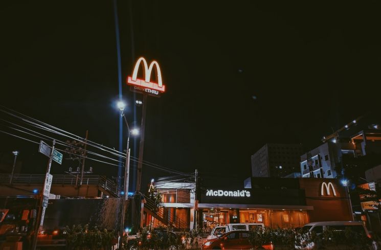 McDonalds (Pexels/Mikechie Esparagoza)
