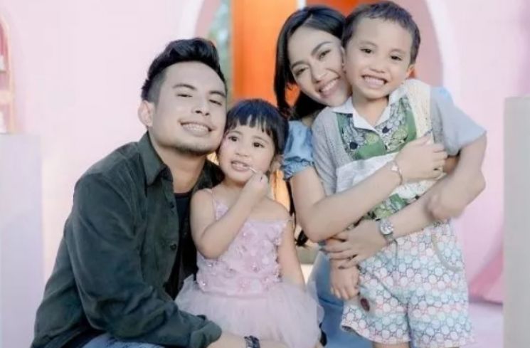 potret kebersamaan Okin dan Rachel Vennya. (Dok. Instagram)