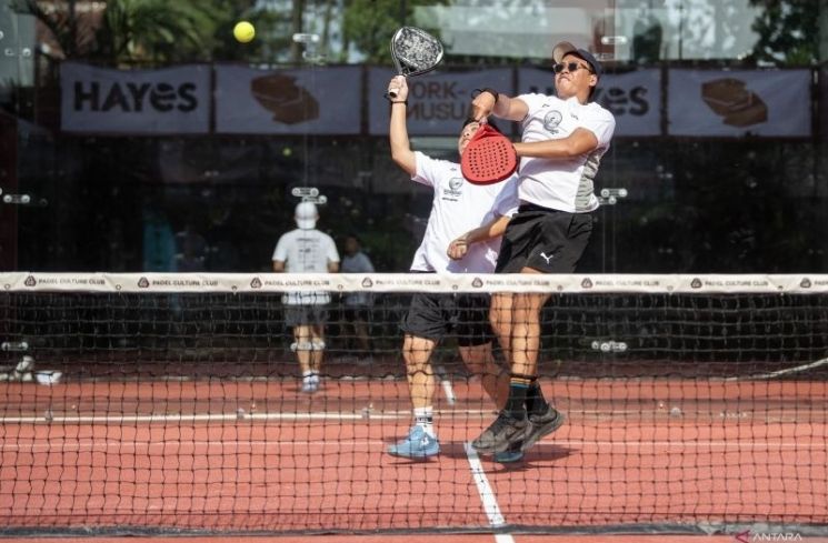 Ilustrasi olahraga padel. [ANTARA FOTO/M Agung Rajasa/tom]
