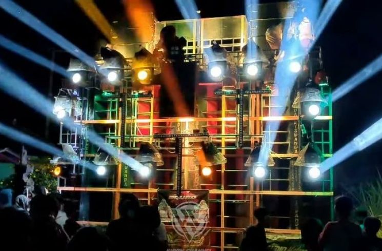 Ilustrasi Sound Horeg (X/Blokadotcom)