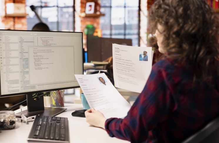 Tips Membuat CV 100% Dibaca HRD (freepik.com/DC Studio)