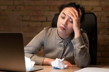Kerja Secukupnya tanpa Extra Mile? Kenali Fenomena Quiet Quitting, Ciri-ciri, dan Cara Menyikapinya