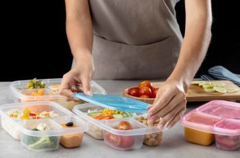Bye-bye Junk Food! Ini 3 Tips Meal Prep Anti Ribet Biar Anak Kos