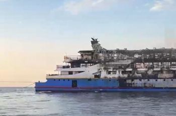 Horor di Laut Sulut: KM Barcelona VA Kebakaran, Penumpang Lompat Selamatkan Diri