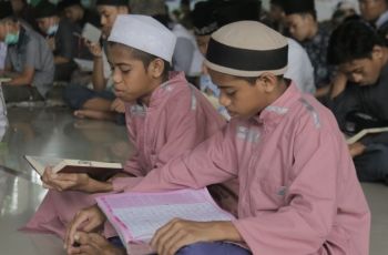 Viral Guru Ngaji Didenda Belasan Juta, Malah Dapet Rezeki Nomplok Hingga Umroh Gratis!