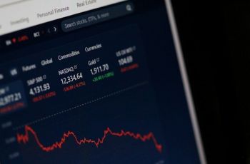 Bertahan Hidup 'In This Economy': Tips Ngatur Duit Biar Nggak Nangis Pas Tanggal Tua