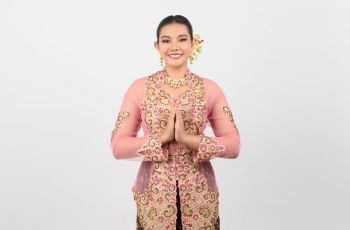 Bukan Sekadar Baju Tradisional, Ini Sejarah dan Makna Keren di Balik Hari Kebaya Nasional 24 Juli!