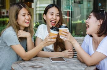 Nolak Ajakan Nongkrong Tanpa Drama: 4 Jurus Ampuh Buat Si Introvert Sopan