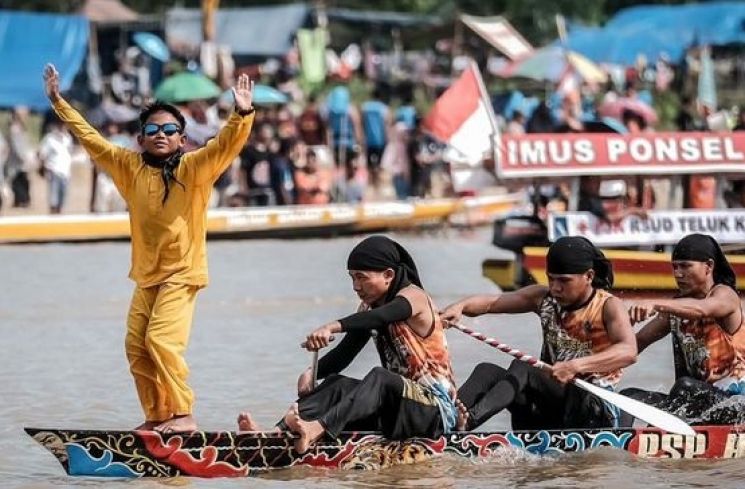 Ilustrasi Festival Pacu Jalur. (suara.com)