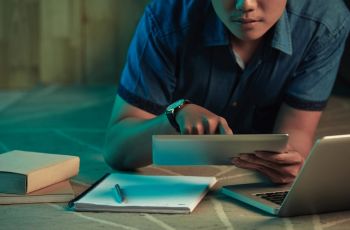 4 Cara Pakai AI dengan Bijak untuk Mahasiswa Ngerjain Tugas Kuliah, Jangan Asal Copas!