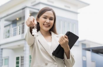 Baru Beli Rumah? Jangan Santai Dulu! Ini Cara 'Naik Level' dari AJB ke SHM Biar Asetmu Aman