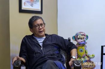 Rocky Gerung Gandeng Cewek Muda ke Nikahan Luna Maya, Ternyata Bukan Orang Sembarangan!