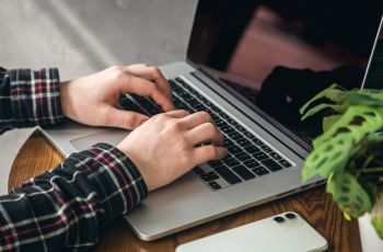 Mahasiswa dan First Jobber Merapat! 8 Laptop di Bawah 7 Juta yang Siap Bantu Produktivitas