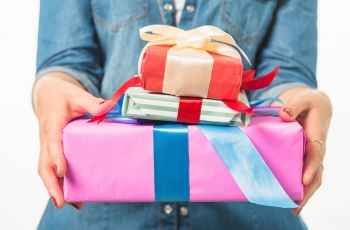 Duit Pas-pasan Bukan Alasan! Ini 10 Ide Kado Ultah Murah Tapi Bikin Bestie Terharu