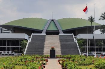 Gak Pake Nalar! Tunjangan Rumah DPR Rp 3 Miliar Bisa Buat Gaji Ribuan Guru Honorer